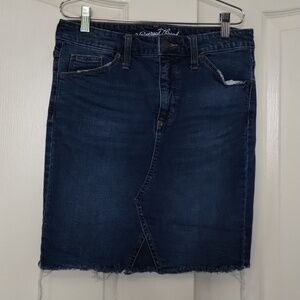 Universal Thread denim mini skirt size 8/29 blue, raw hem